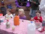 kids eating 1606